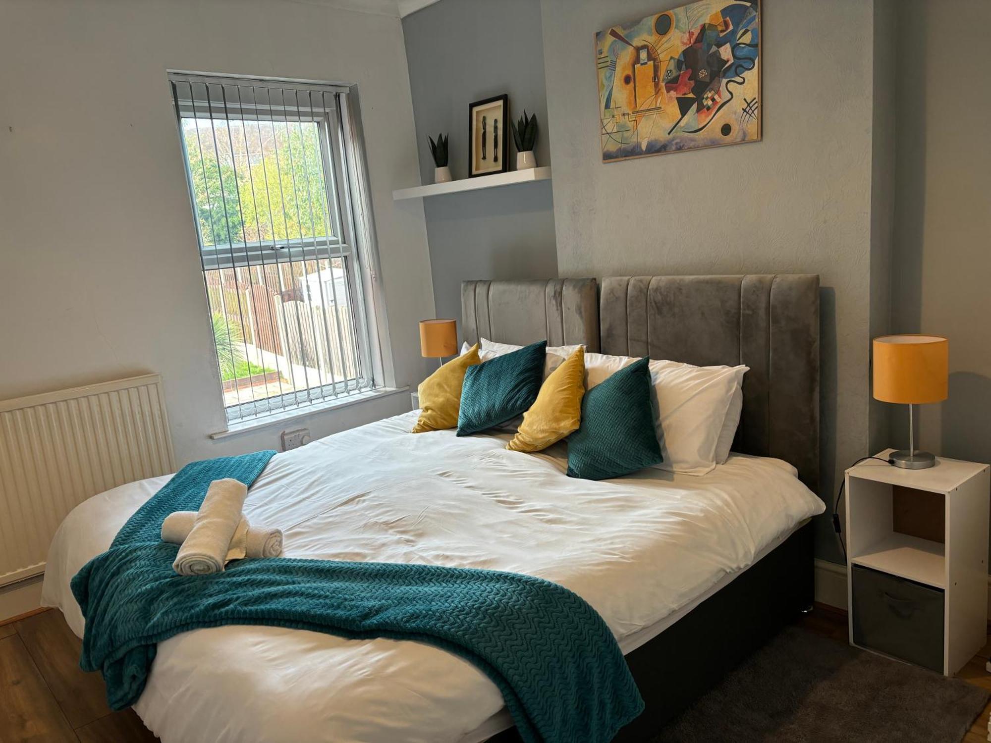 Hilltop Place Suites Near Meadowhall Sheffield Exteriör bild